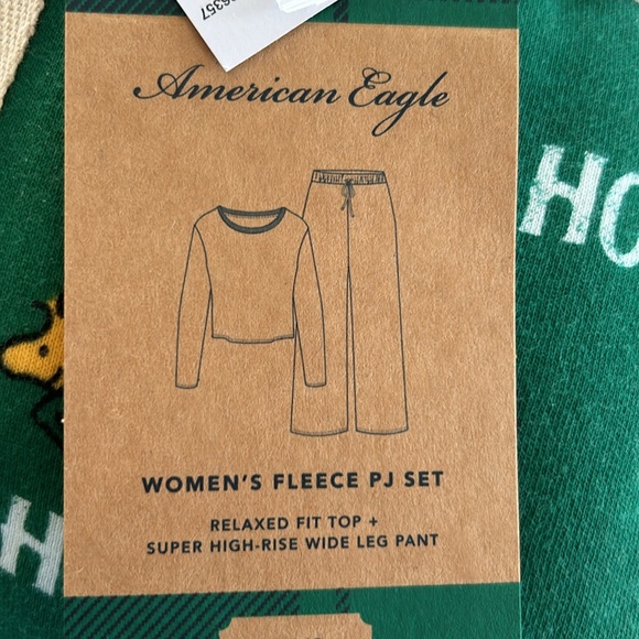 AMERICAN EAGLE fleece PJ set - Peanuts - Picture 2 of 5